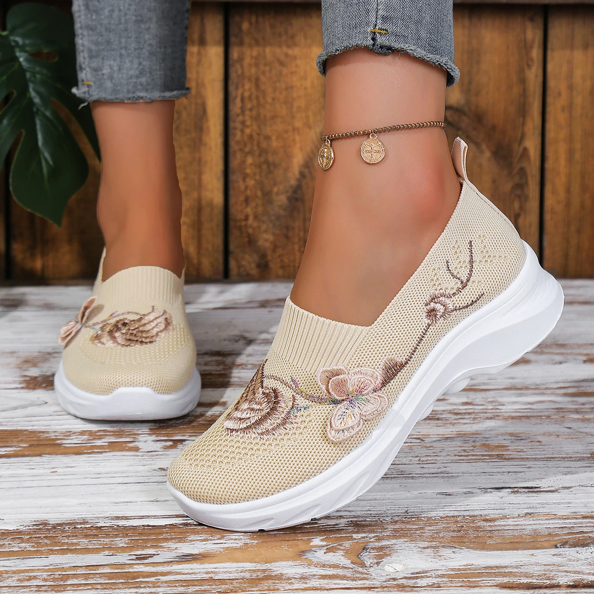 

Women's shoes women's Single Embroidered Shoes Soft Breathable Work Footwear Comfortable Design for Professional Environments