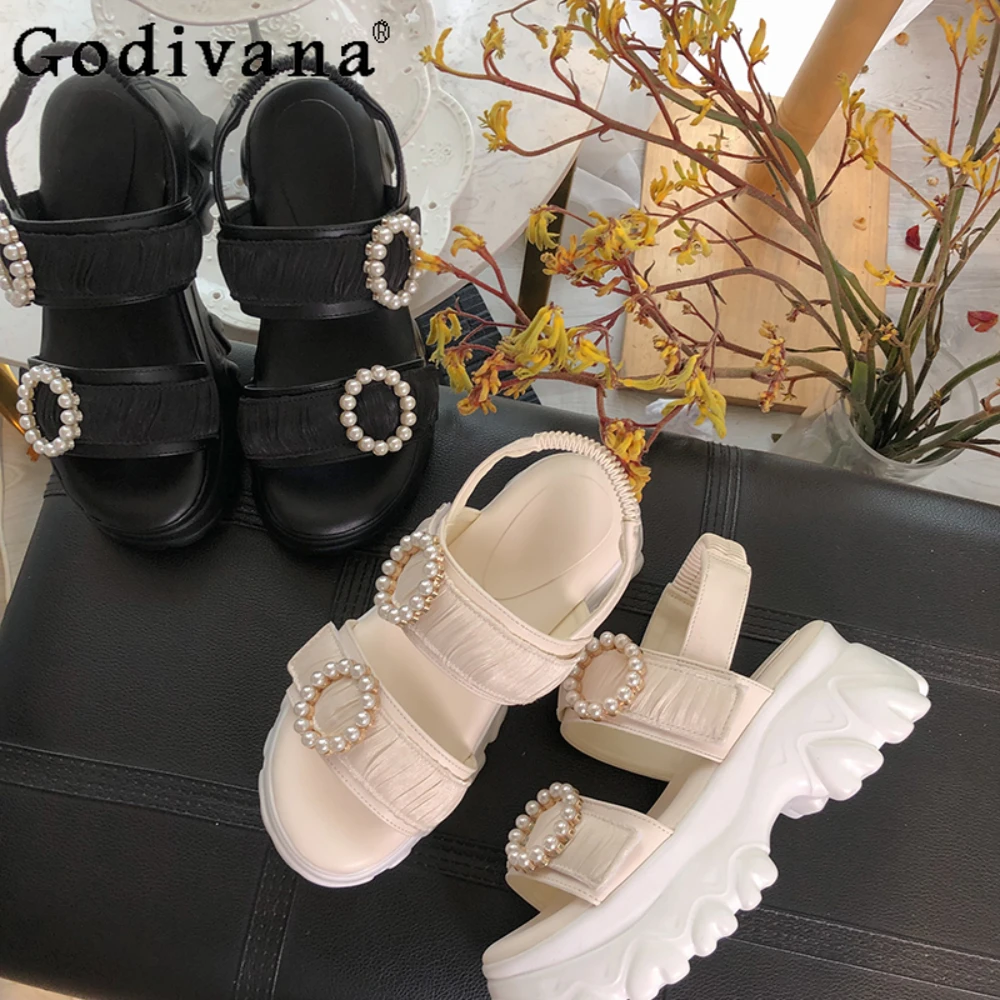 

Summer 2024 New Beach Sandal Japanese Girl Simple 6 Cm Platform Height Increasing Pearl Buckle Sweet Lightweight Women's Sandals