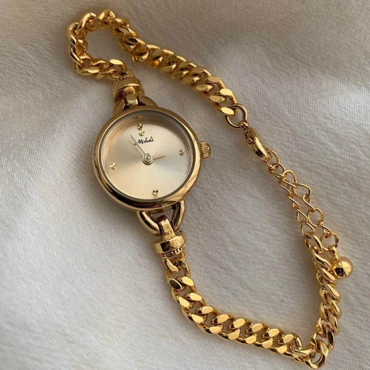 New Stylish Bracelet Watch, Trendy And Simple, Small And Elegant, Perfect For Students And Women, A Sophisticated Wristwatch.