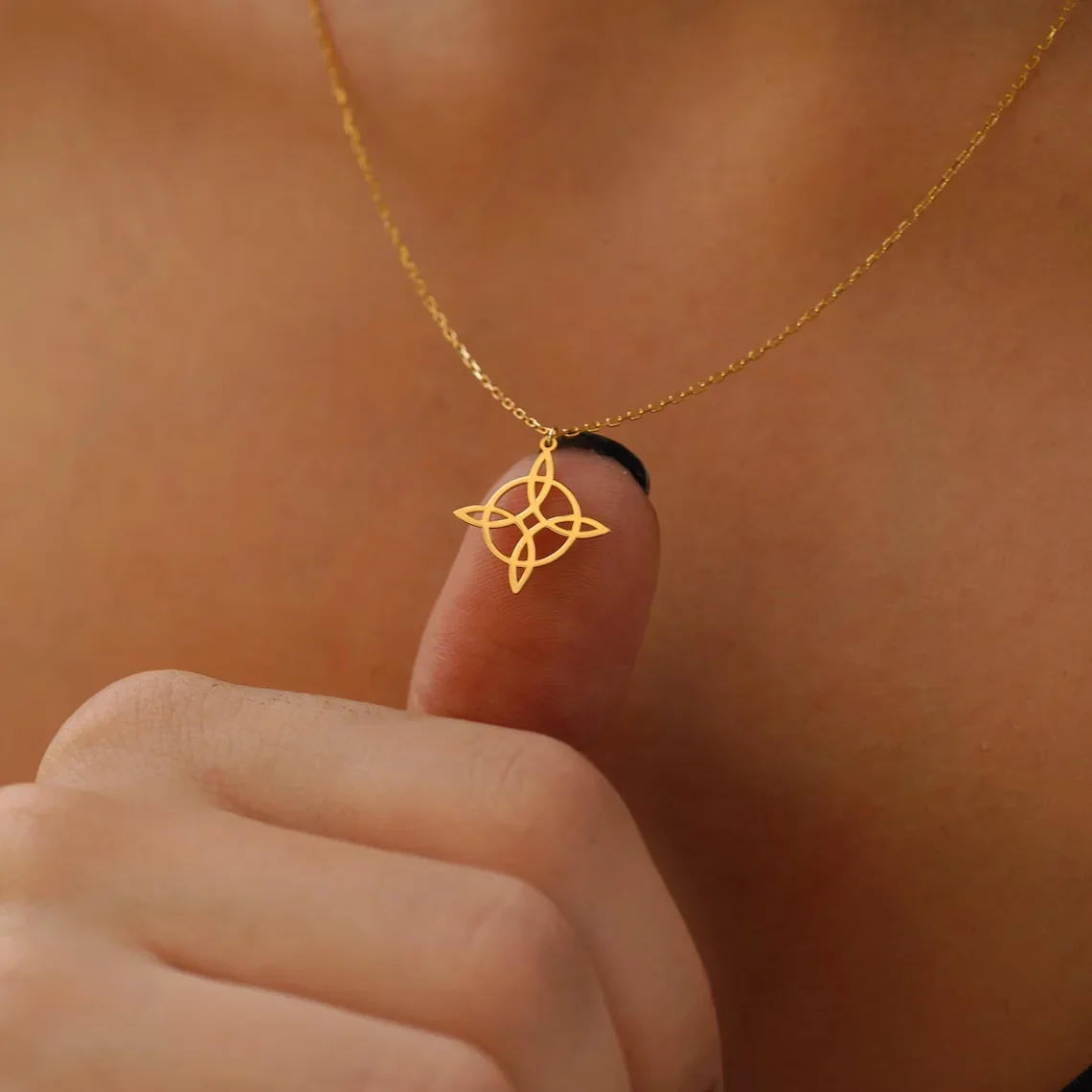 Collar con colgante de nudo de bruja Wiccan de acero inoxidable para mujer, amuleto geométrico, joyería de brujería, regalo de cumpleaños