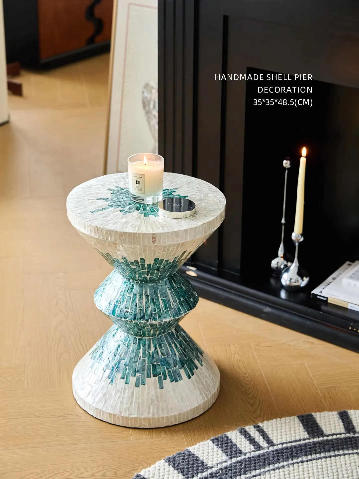 Light Luxury Nanyang Style Home Furnishing, Living Room Decoration, Few Movable Turquoise Green Shell Piers Next To The Sofa