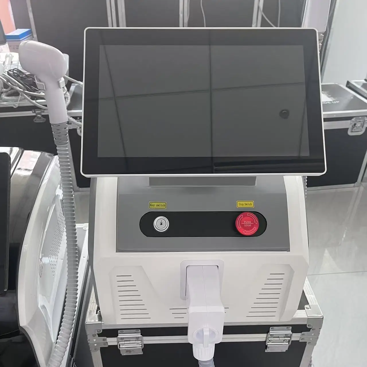 

3000w Diode laser 2025 new hair removal 3 Wavelength 755nm 808nm 1064nm Diode Laser Hair Removal Machine For Salon With CE