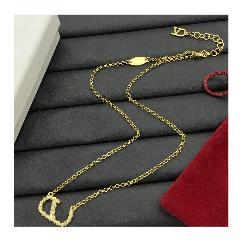 

Алфавит Уоррена: Изысканные буквы для ожерелий с высоким качеством текстуры и премиальным дизайном, легкие роскошные ожерелья.