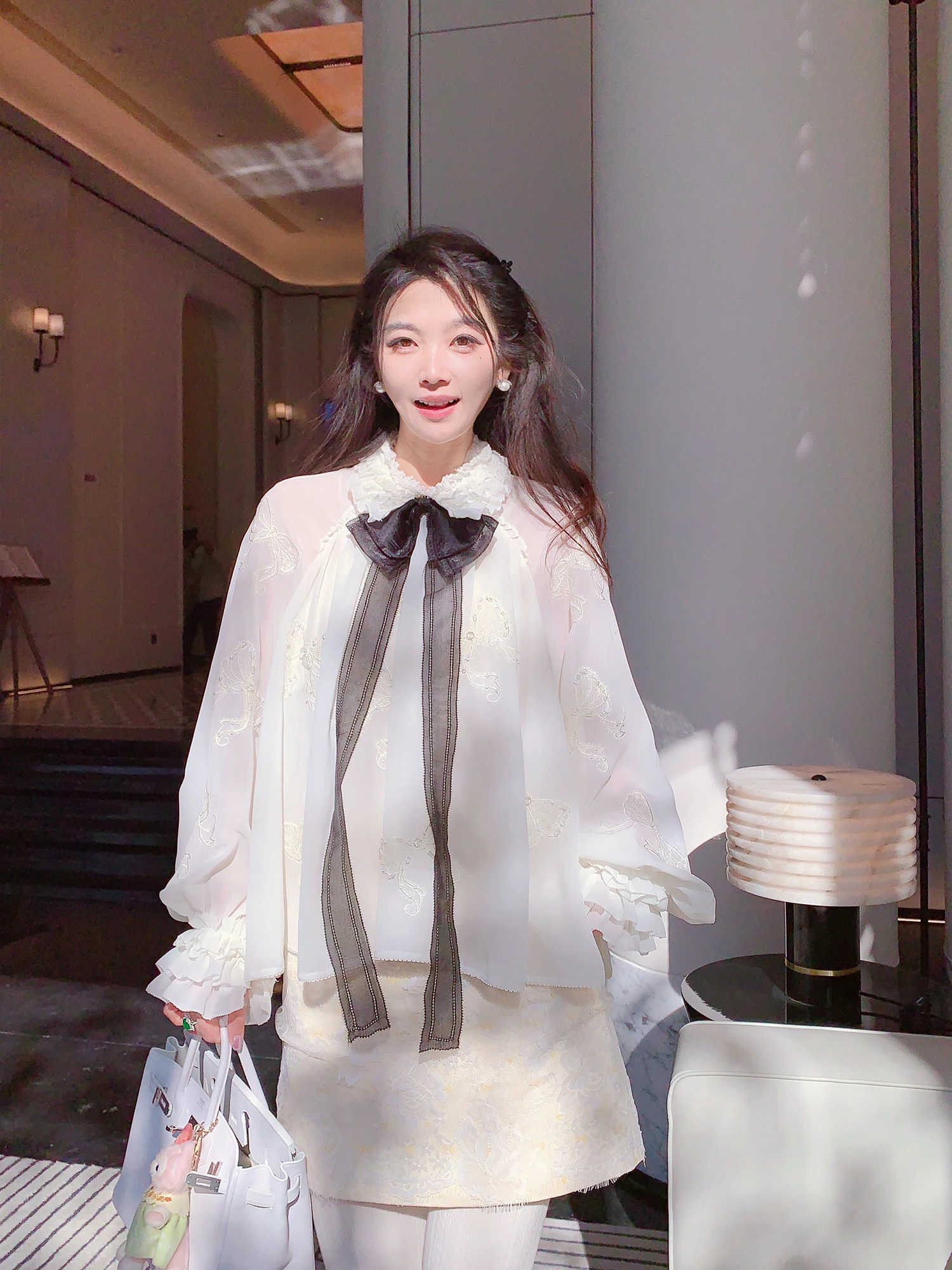 

MissLuxury Drunken Moonlight Early Spring Design Thin White Women's irt Base Layer Top Casual Loose Fit Long Sve Polyester