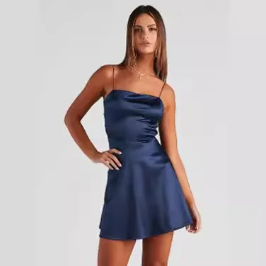 Kurzer Rock, Party, sexy Satinkleid, Hosenträgerkleid, 2025, Herbst und Winter, neues Produkt, modisches Temperament, Retro-Damenbekleidung