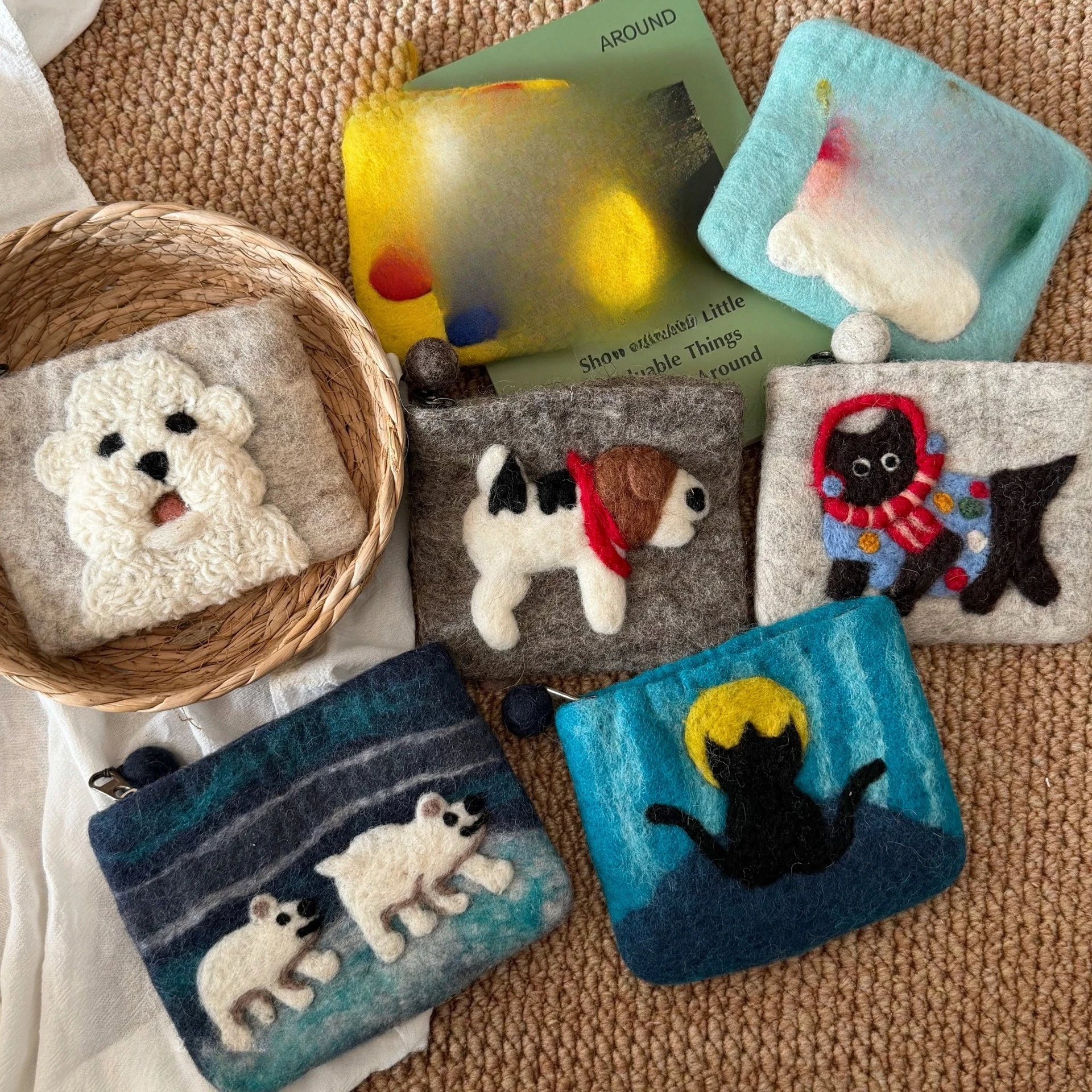 

Korean Ins Style Handmade Wool Felt Card Holder, Cartoon Dog Cat Mini Purse, Cute Animal Earphone Coin Pouch