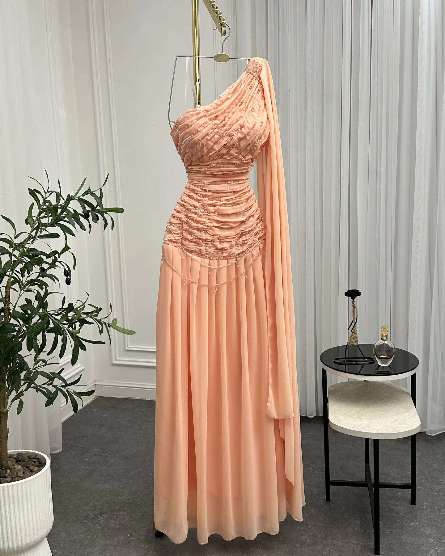 Customized Evening Dress Exquisite Chiffon One Shoulder Sleeveless Prom Gowns Simple Straight Beading Ruched Party Dresses