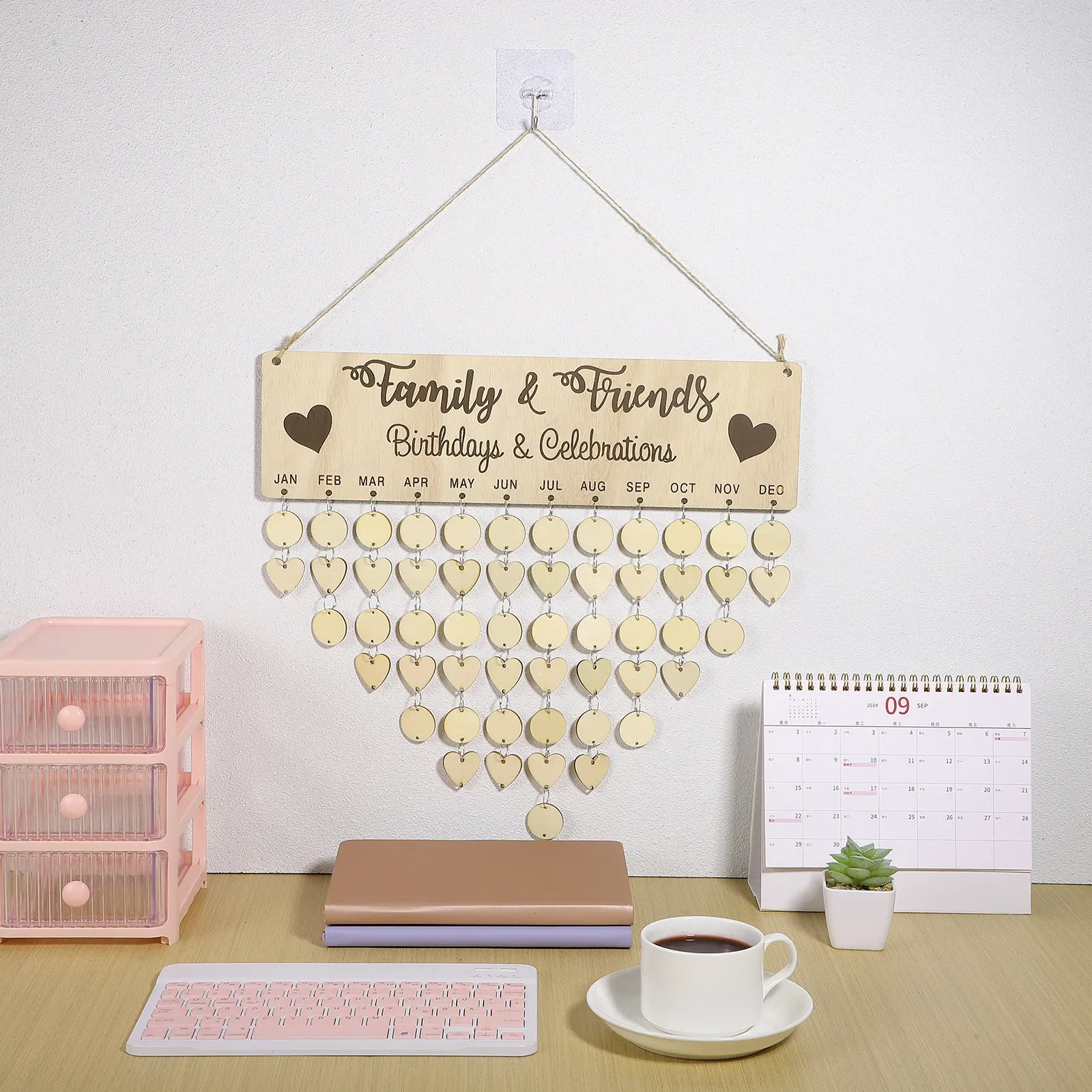 

Набор деревянных подвесных календарей-планировщиков DIY: персонализированный планировщик на дни рождения с 100 деревянными элементами (сердечки, круги) для дома