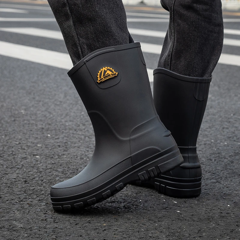 2026 New Men's Fashionable Mid-Calf Rain Boots Waterproof Anti-Slip Wear-Resistant Rubber Boots for Fishing And Kitchen Use
