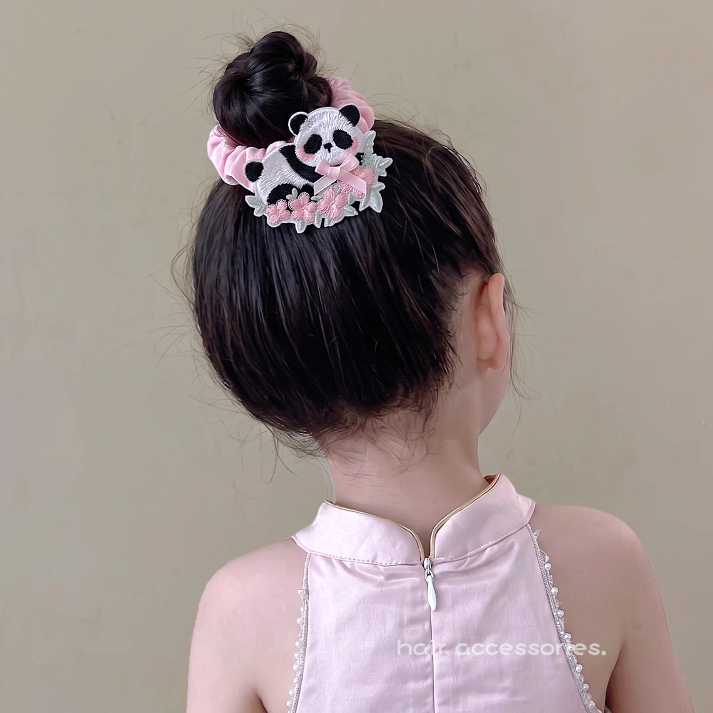 Neues Cartoon-Panda-Haarspangen-Set für Kinder, Plüschpuppe, Schleife, Blumen-Haargummis für Frauen und Mädchen, niedliche rosa Haaraccessoires für den Alltag – Detail 9