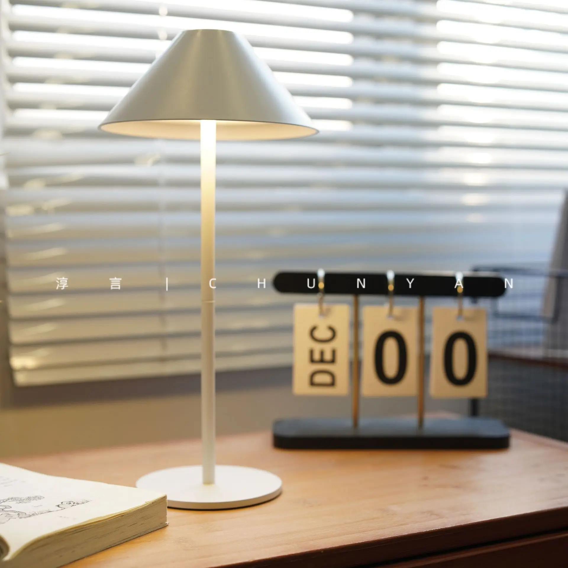 

Американская светодиодная настольная лампа-ночник для создания атмосферы, подарок для сна, USB-зарядка, портативная, с регулировкой яркости, для использования на улице, с длительным временем автономной работы