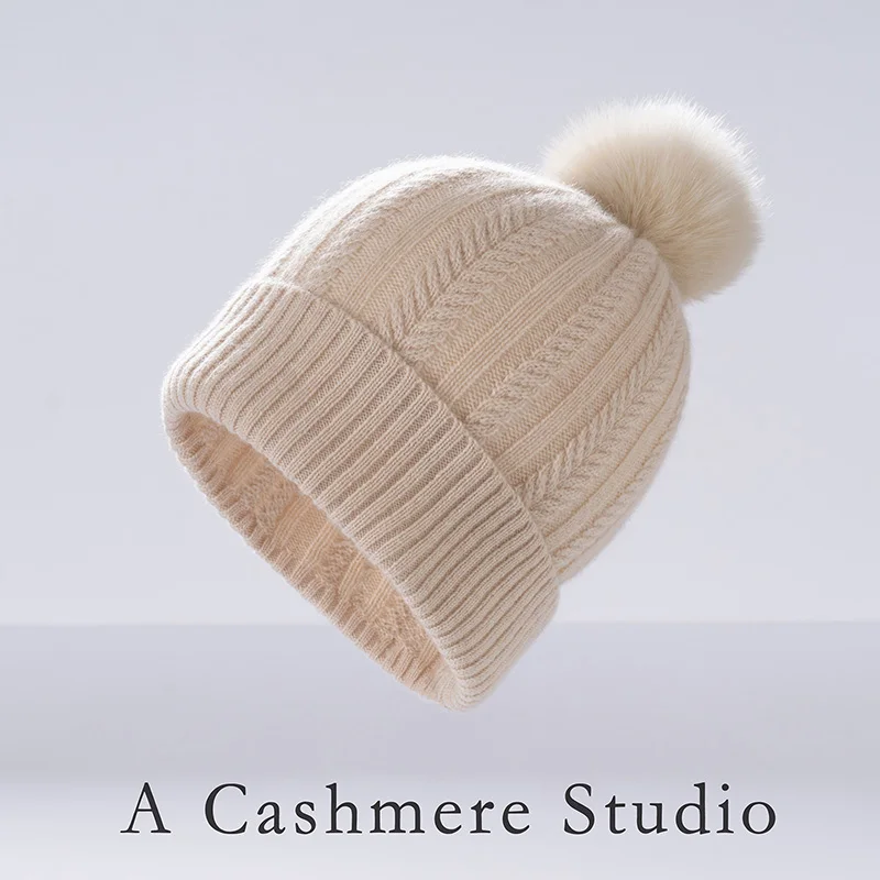 

Unisex100% Cashmere Winter Hat Fashion Plush Ball Decor Thick Twist Knitted Beanie Hats Outdoor Warm Pom poms Caps for Men/Women