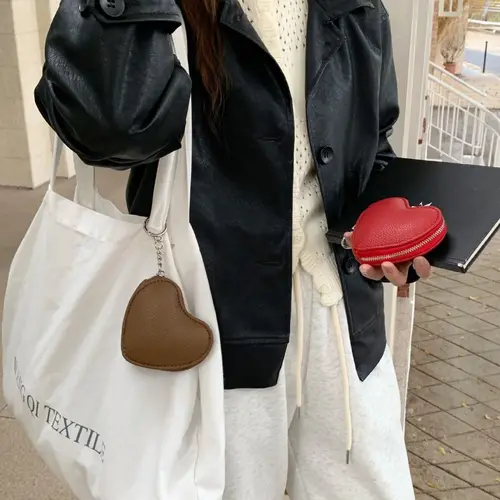 Imagen 2 del producto Monedero de cuero PU con colgante portátil, bolsa para tarjetas de amor, tarjetero bonito con cremallera y llavero, Mini bolsa de almacenamiento para mujer