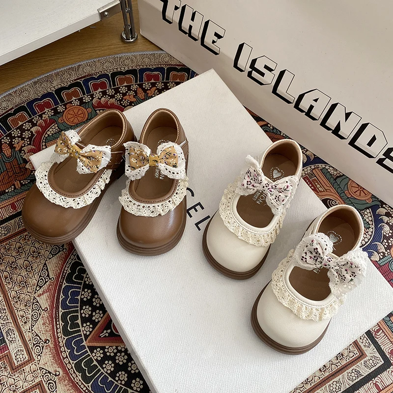

Новые модные кожаные туфли для девочек на весну-осень 2026 с кружевом и бантом, детские повседневные туфли-балетки с круглым носком, туфли-принцессы