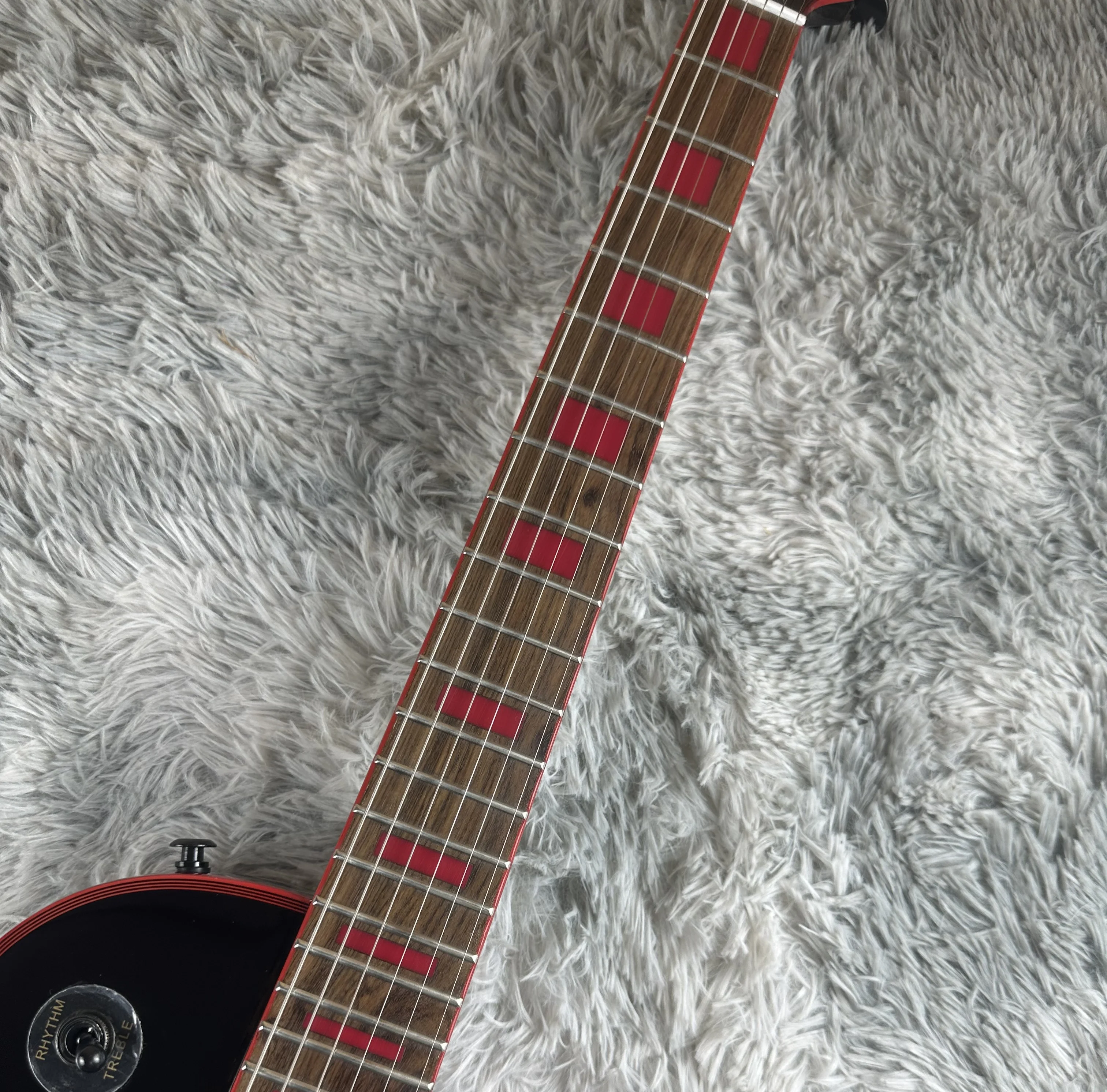 Customized electric guitar, red logo and red body edging, red pearl inlay, black EMG pickup, in stock, fast shipping included