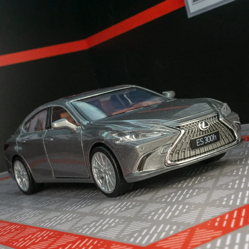 

Модель автомобиля Lexus ES300h из сплава 1:35, двери могут открыть, подходят для коллекции и можно подарить в качестве подарка на день рождения для детей