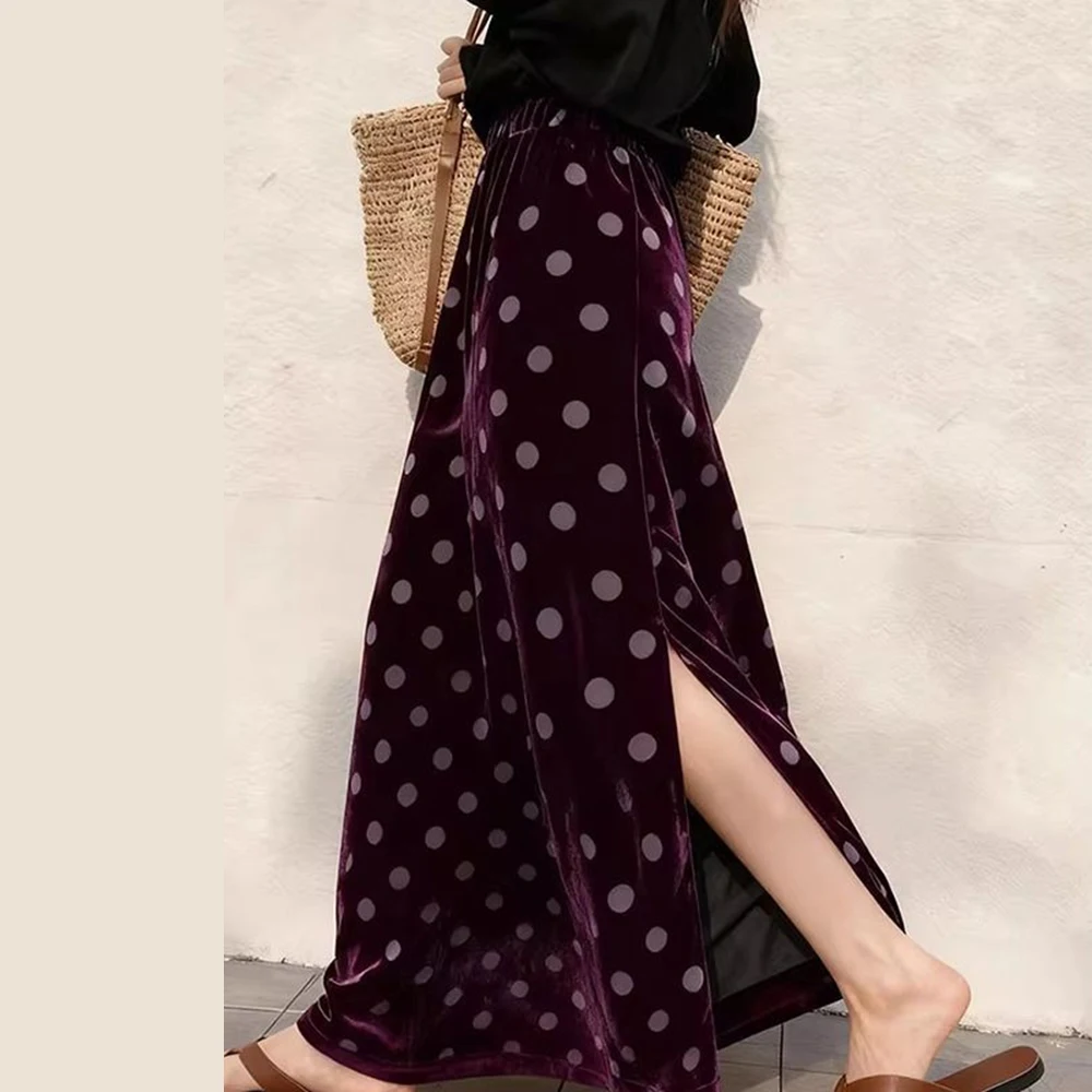 Beautiful high-end velvet skirt women's 2025 autumn new high-waisted and thin a-word skirt temperament