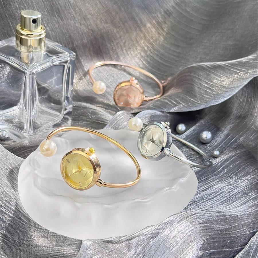 2025 ساعة يد فاخرة بسوار صغير مع تصميم حجر الراين أنيقة عتيقة لؤلؤة للسيدات كوارتز ساعة يد Reloj Mujer