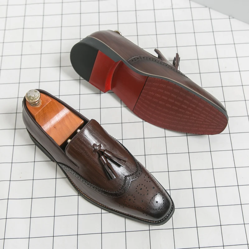 

Red-bottom Men Brogues Black-brown Color Retro Casual Comfortable Versatile Fashionable Leather Shoes Gentleman Social Shoes