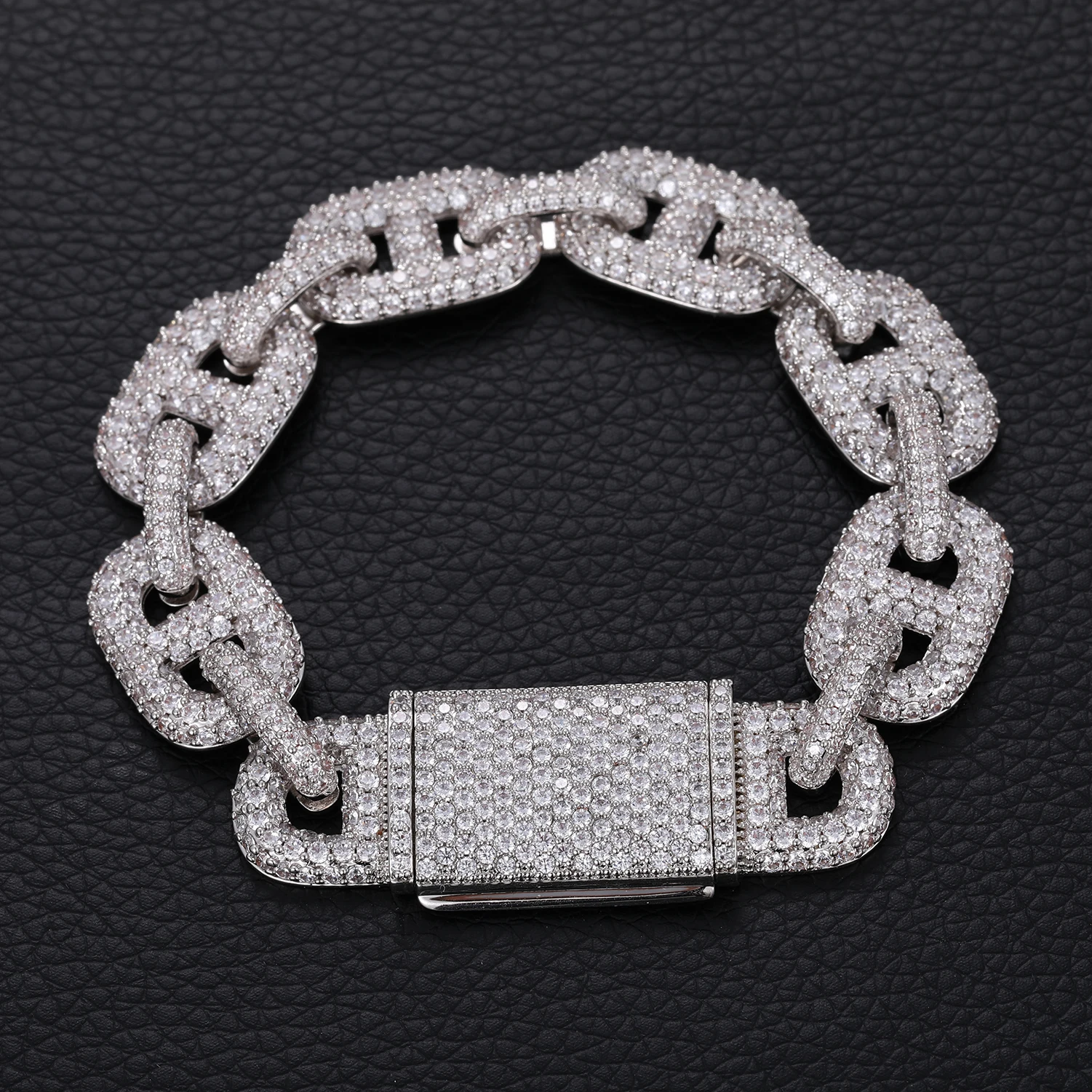 

15mm Trendy Cuban-style 18K Gold Plated Unisex Bracelet with Slightly Inlaid Shiny Zirconia