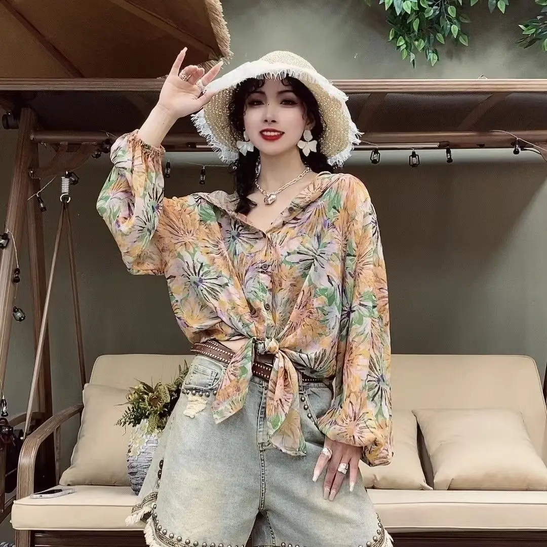 Modna, kwiatowa moda damska z kapturem i filtrem przeciwsłonecznym, kolorowa bluzka