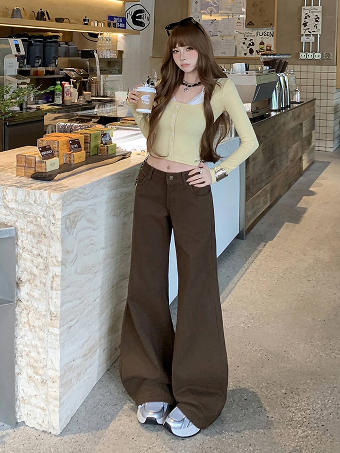 

Джинсы-клеш с высокой талией коричневого цвета кофе, средней посадки, из денима со средней эластичностью, для женщин