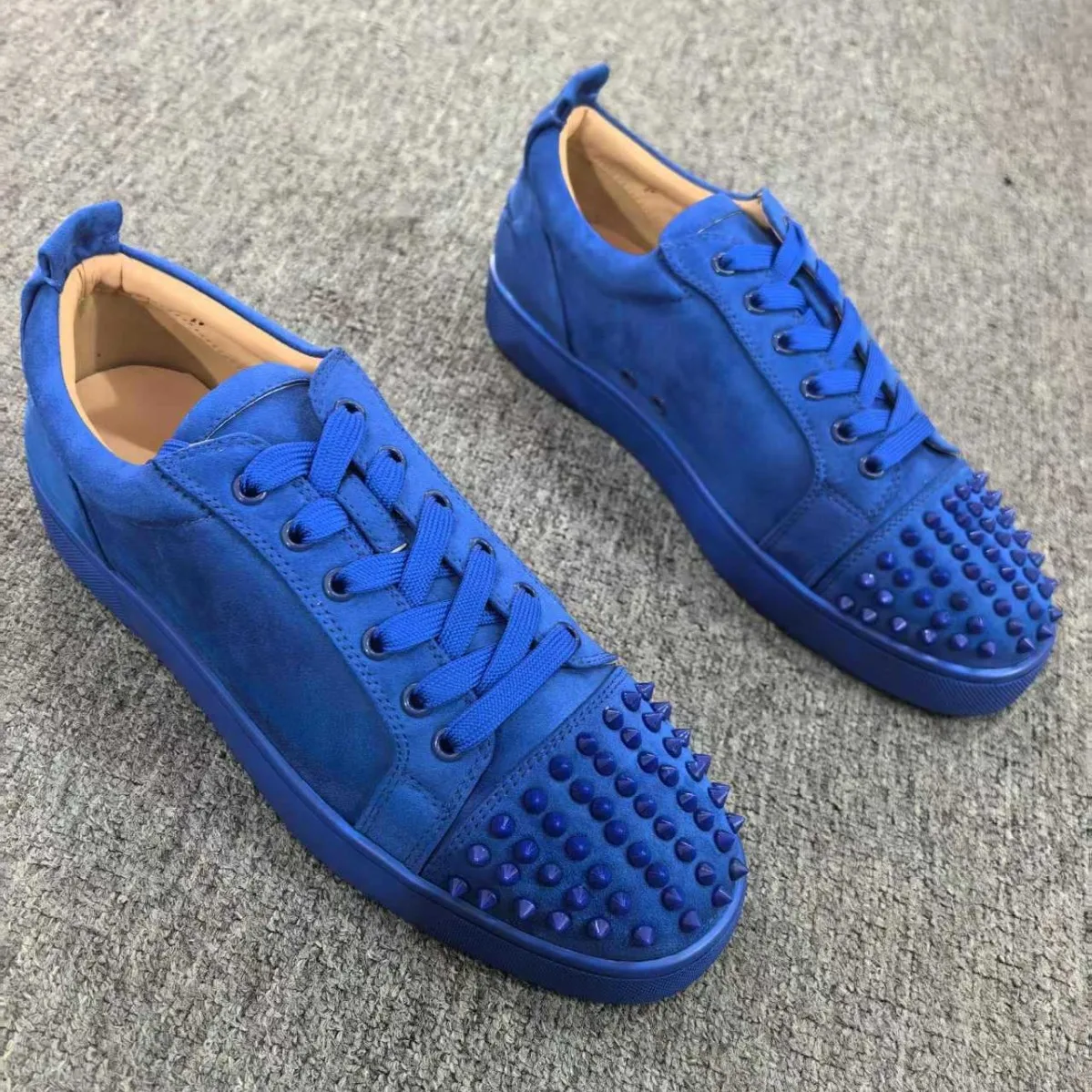 2025 Rivet chaussures en cuir primavera chaussures placas cómodas cours hommes cestas rouge bleu 40-46