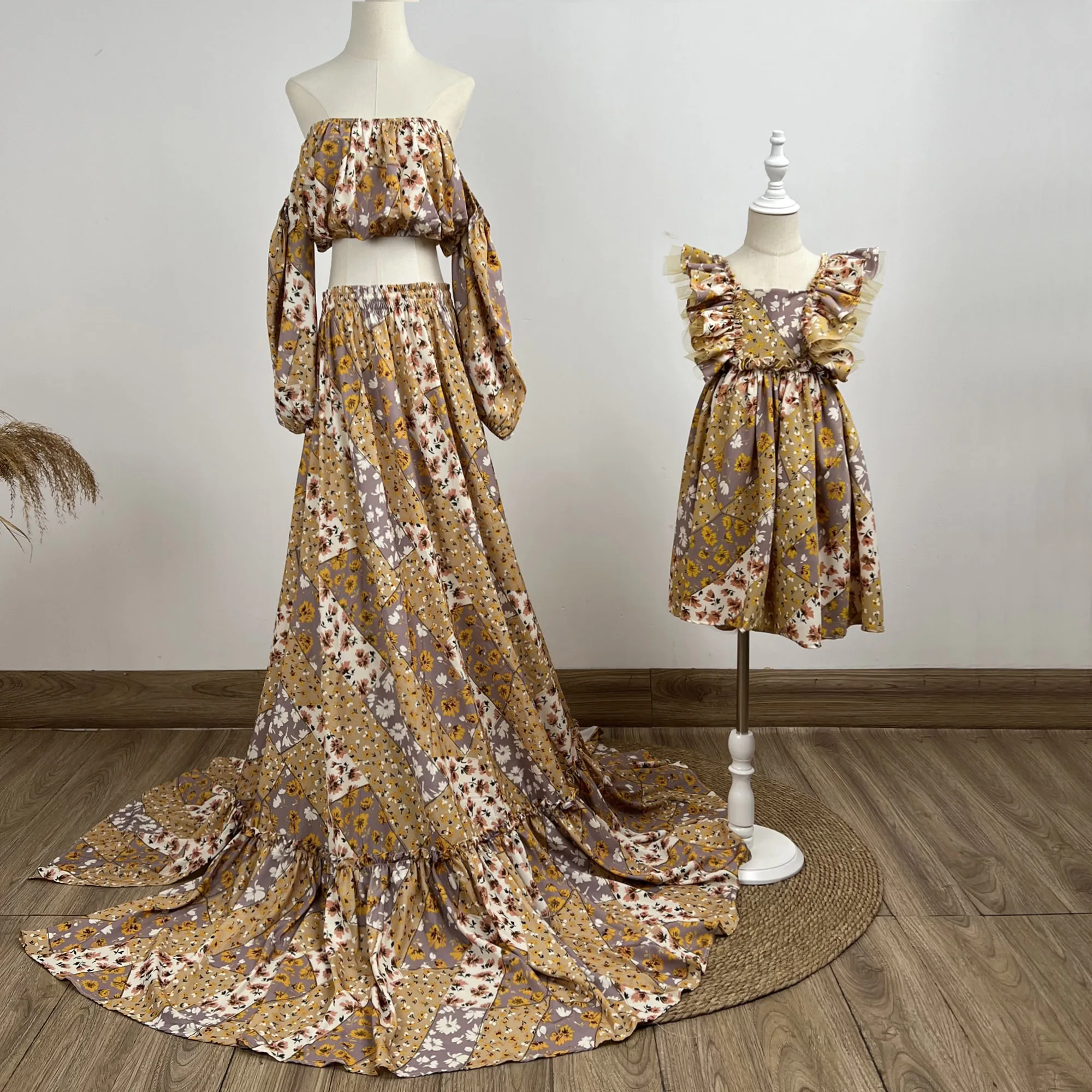 

Don&Judy Floral Patchwork Off Shoulder Maternity Gown Set with Matching Child Dress Long Sleeve Ruffle Hem Floor Length Props