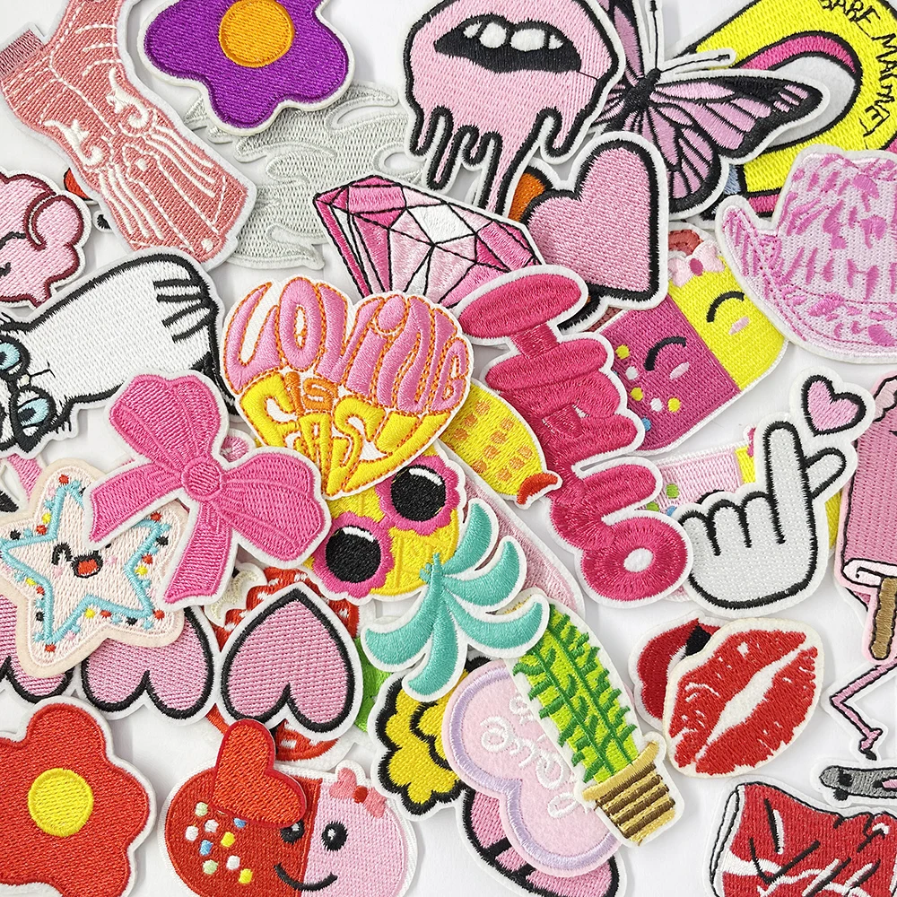 50Pcs/Lot Random Mixing Iron on Patches Cute Colorful Embroidery Applique Set for Jackets Backpacks Clothing DIY Repair Decor