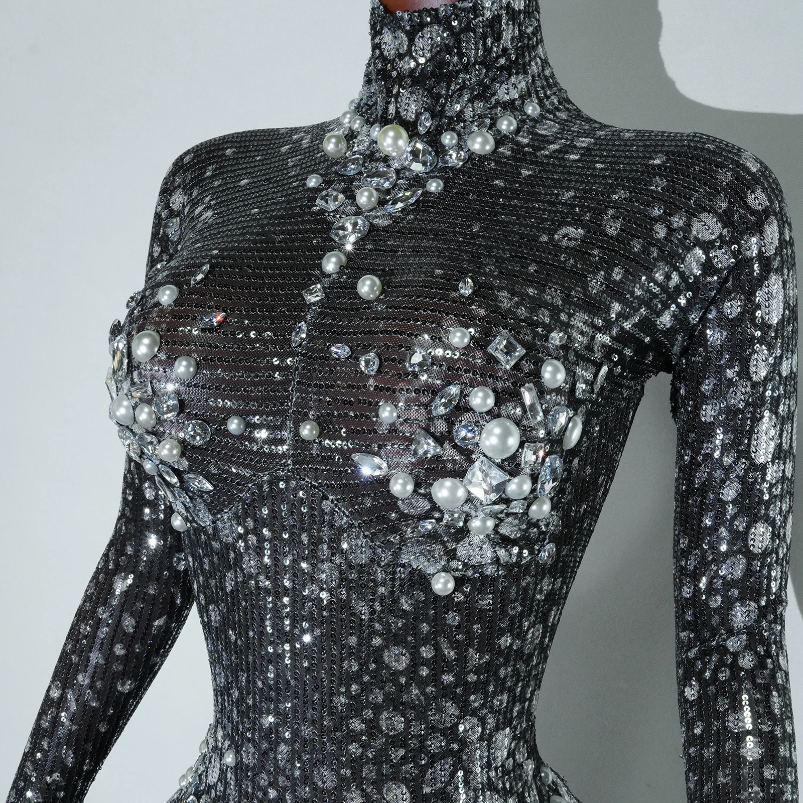 Tuta da donna lucida a maniche lunghe sexy con strass neri Festa di compleanno Vacanza Ds Drag Queen Celebration Pole Dance Outfit