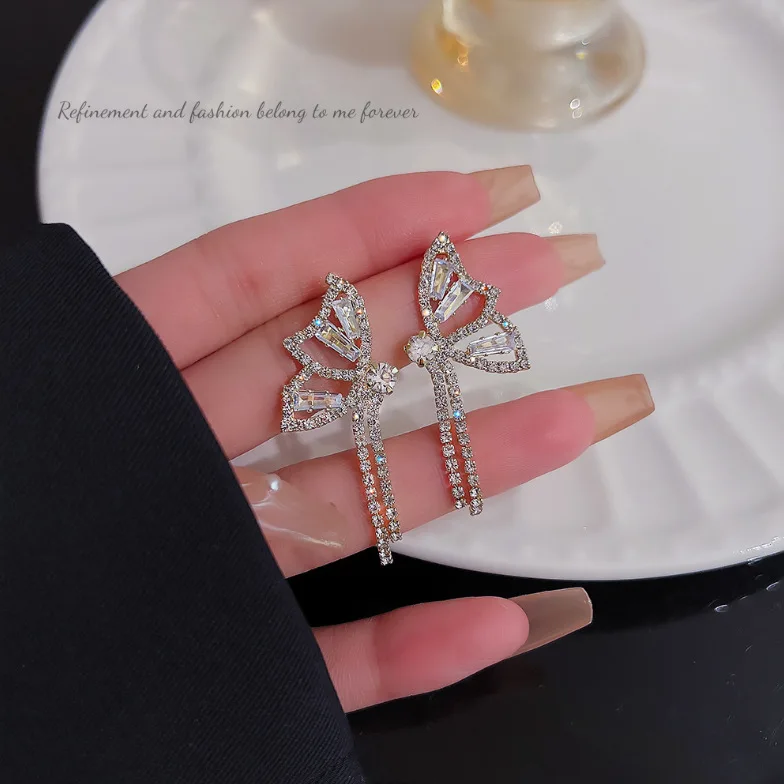 

Korean Elegant Rhinestone Bowknot Drop Earrings for Women Girls Fashion Long Tassel Pearl Pendientes Weddings Party Jewelry