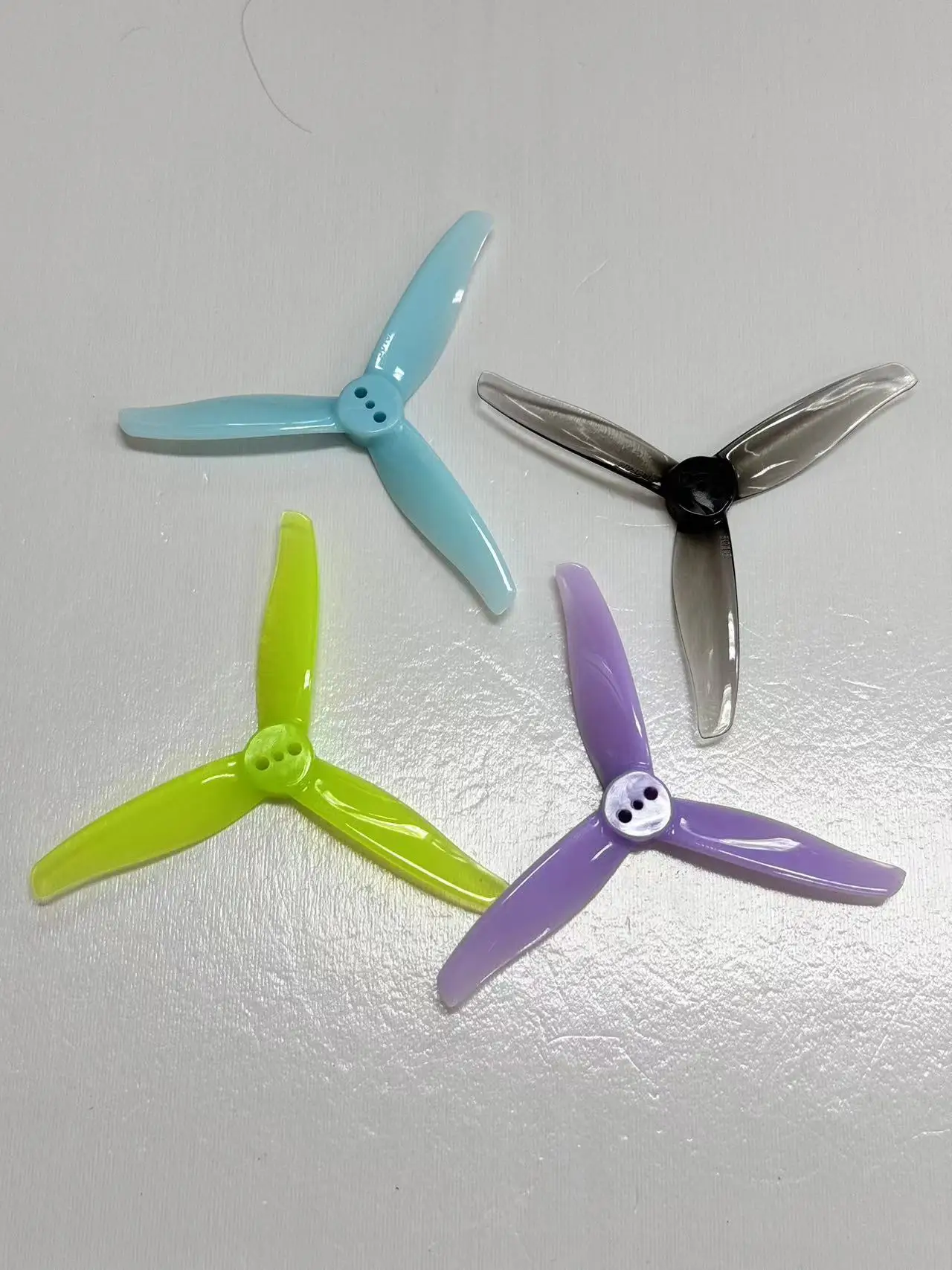 2Pairs/4pcs Gemfan 3016 Propeller 1.5m 2mm hole 3 inch 3-Blade CW CCW FPV Propeller Mini Props For 3inch FPV Racing Drone