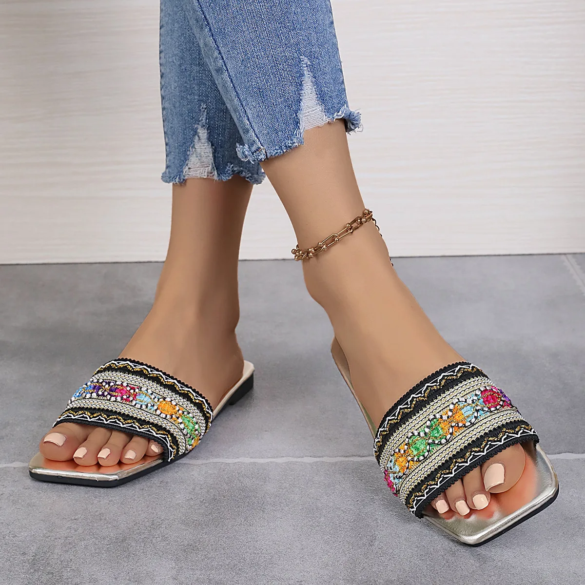 2024 New Women's Rhinestone Flat Slippers Lady Square Head Sandals Summer Lady Beach Slippers Bohemia Style Slippers L630-4