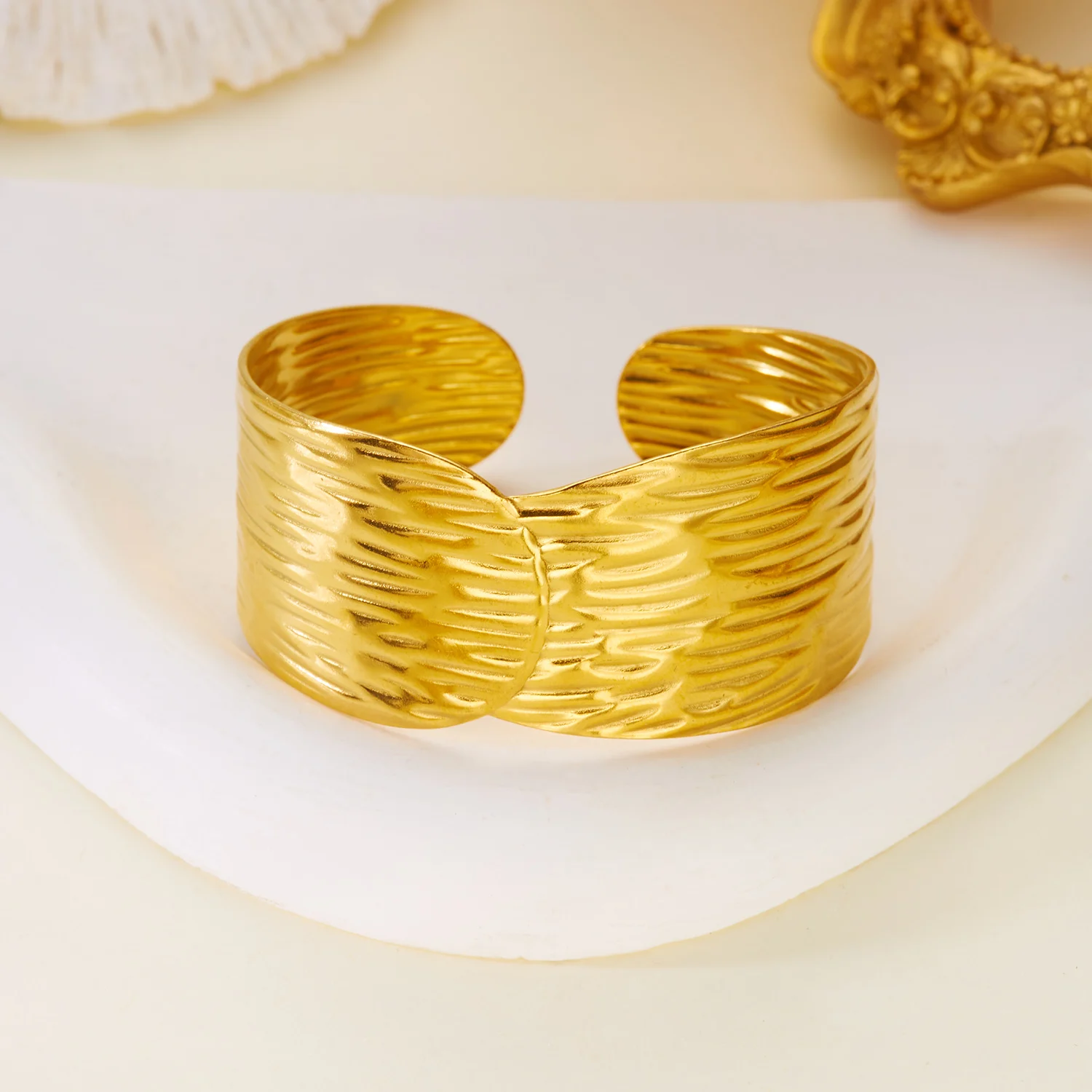 Vintage Unregelmäßige Armband für Frauen Edelstahl Gold Farbe Offene Manschette Armreif Exquisite Luxus Wasserdicht Schmuck Zubehör – Detail 16