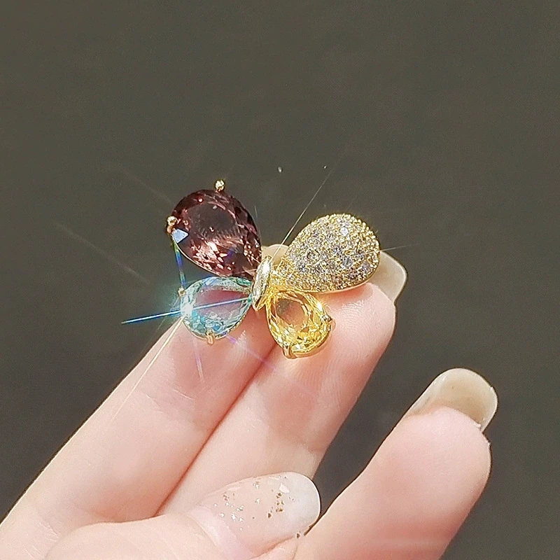 Exquisite Kristall-Blumen-Broschen für Frauen, bunte Strass-Anstecknadeln, Tier-Kaninchen-Schmetterlings-Abzeichen, Schmuck
