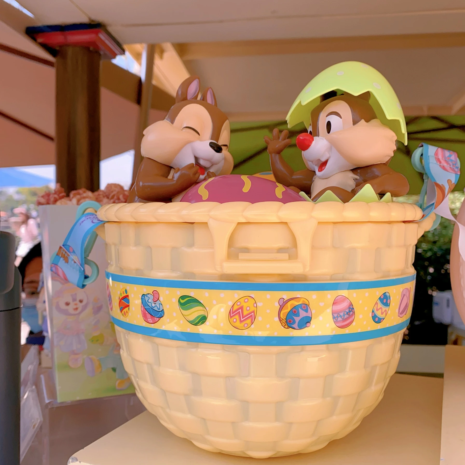 

Disney Spring Chip & Dale Corn Popcorn Bucket, Collapsible Portable Snack Container, Easter Gift Outdoor Party Supplies Officia