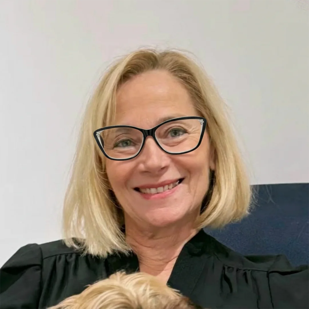 キャットアイ老眼鏡 4 個、超軽量で、スプリングヒンジ付きで快適な締め付け感のないフィット感を実現します。