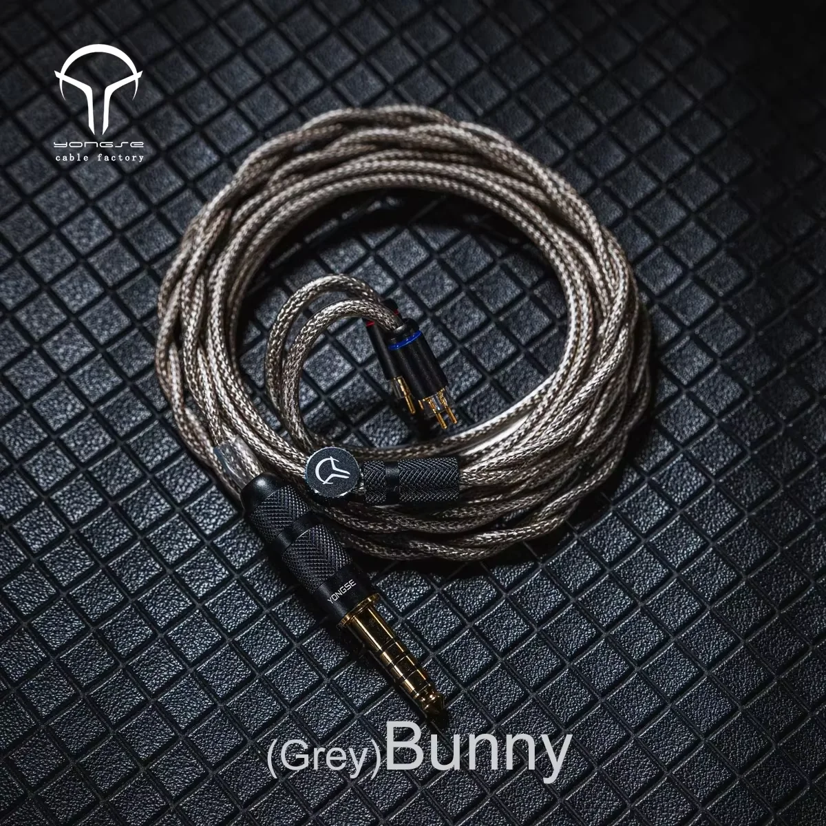 

Yongse GreyBunny Single — кристально-медь + посеребренный монокристаллический медный кабель для наушников с центральной и графеновой изоляцией