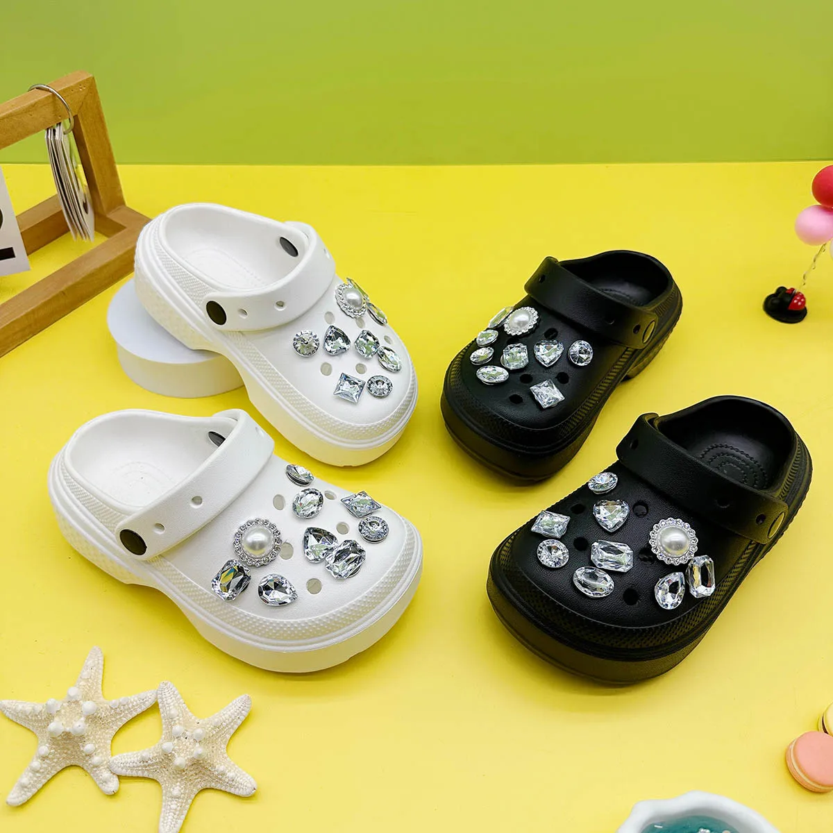 

New Style Cartoon Pearl Rhinestone Clogs for Boys and Girls, Soft-Soled Non-Slip Closed-Toe Sandals 2310