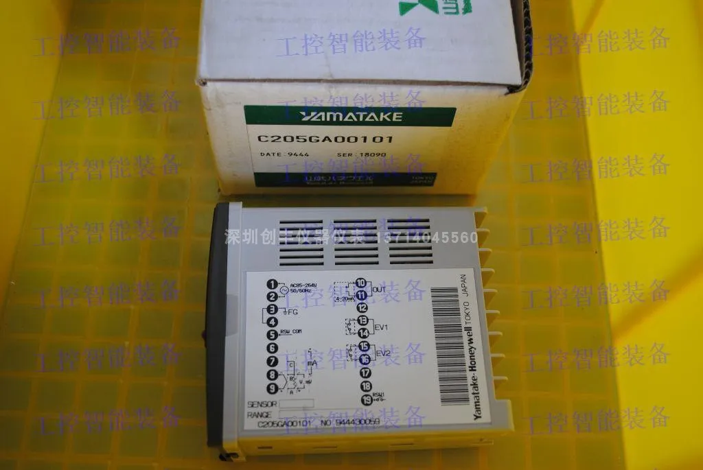 In September, YAMATAKE Thermostat SDC205GA00101, C200DA0001 In Yamatake, Japan.