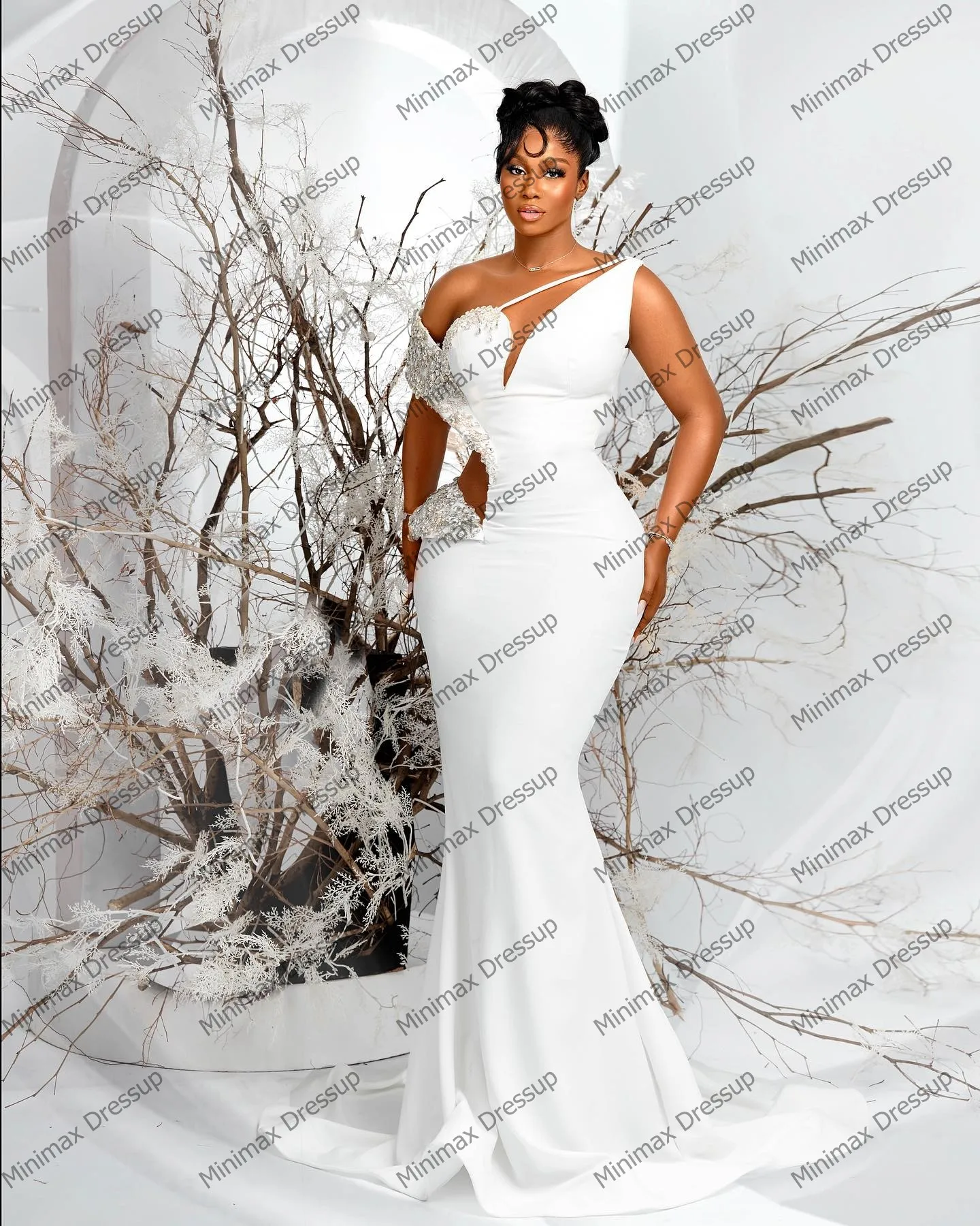 Plus Size Crystals Satin Wedding Dress Pretty Ruffles Beaded Africa Bridal Dresses Floor Length Taffeta Wedding Party Gowns