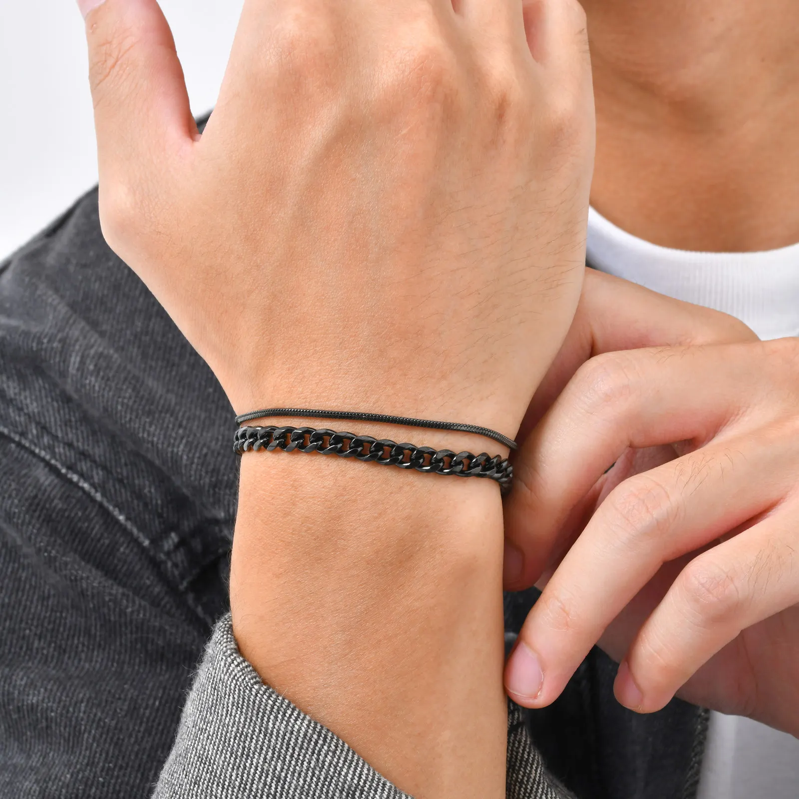 2 Stück kubanische Kettenarmbänder für Männer und Jungen, wasserdichtes Edelstahl-Armband in silberner Farbe, stilvolles Vatertagsgeschenk – Detail 2