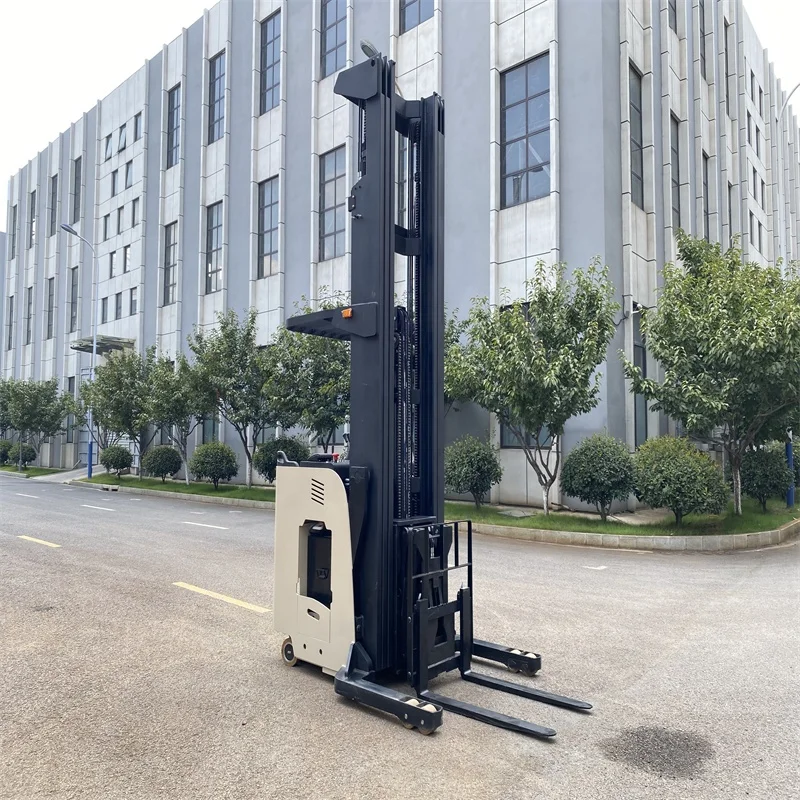 1.6T 1600KG Fork Scissor Type  Lead-Acid 6500mm Electric Battery Reach Stacker Truck with Double Scissor Lift view 6
