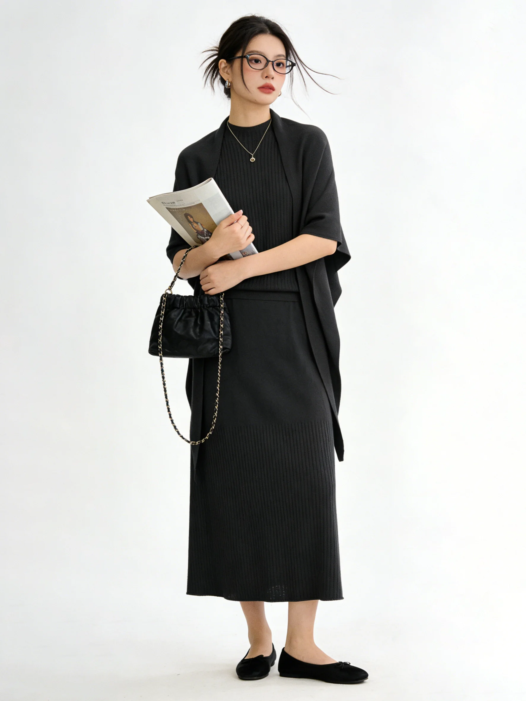 

Элегантный легкий вязаный комплект: жилет и юбка с высокой талией, стройнящий силуэт, женская мода, весенняя коллекция 2026