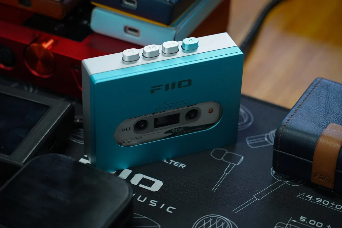 FiiO CP13 Portable Stereo Cassette Player Sky blue, Black white Buy and ship in stock, limited edition sales