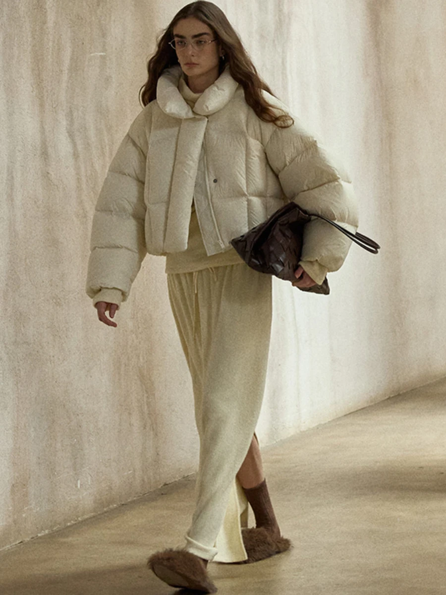 

Женская короткая пуховая куртка 2025 New Cloud Puff с воротником-стойкой, 90% белый пух, свободный крой, теплая, для повседневной носки, M974