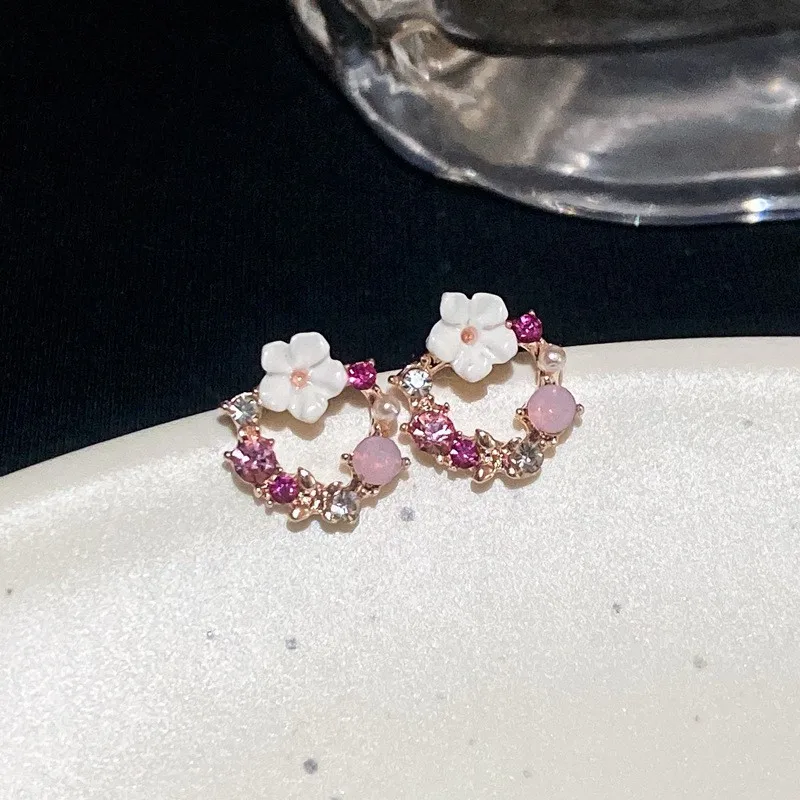 Sweet White Small Flower Stud Earrings for Women Pink Rhinestones Round Circle Earrings Hollow Geometry Retro Jewelry