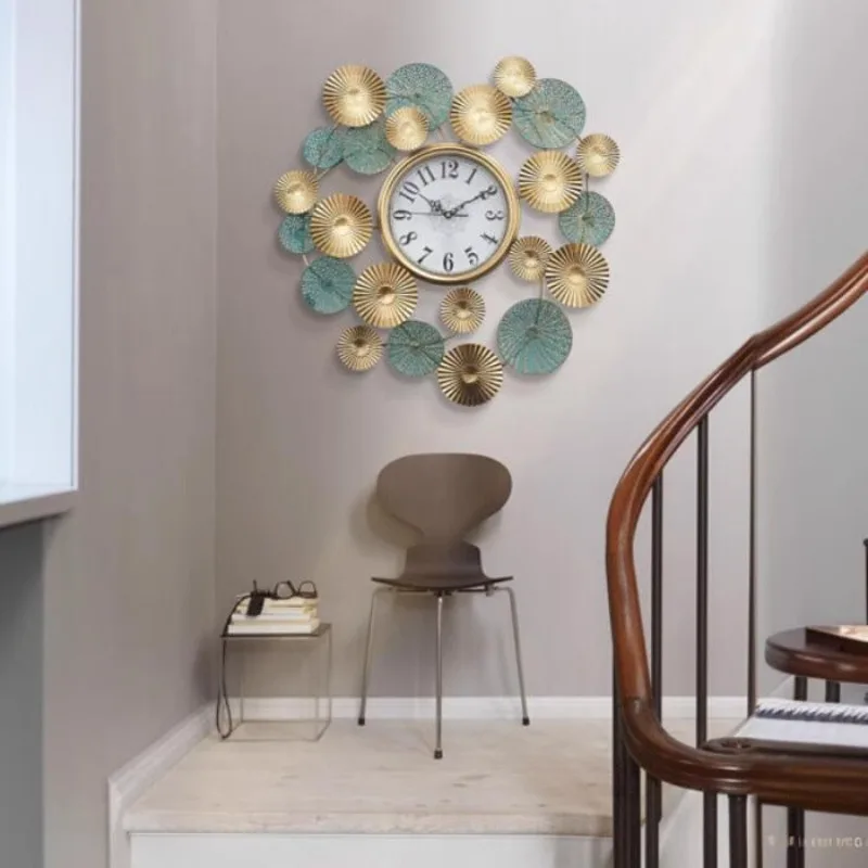 

Nordic Fashion Wall Clocks Xenomorph Restaurant Metal Wall Watch Art Mural Modern Aesthetic Reloj Pared Living Room Decoration