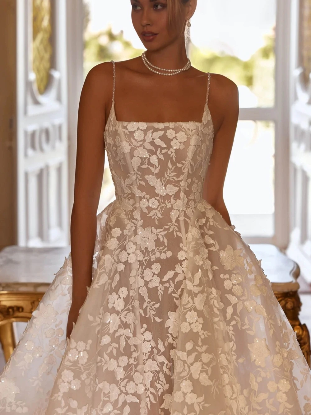 Romantic Appliques Wedding Dress, Puffy Princess Shiny Glam Ball Gown, Customized Elegant Square Neck Bride Wear, Long Train