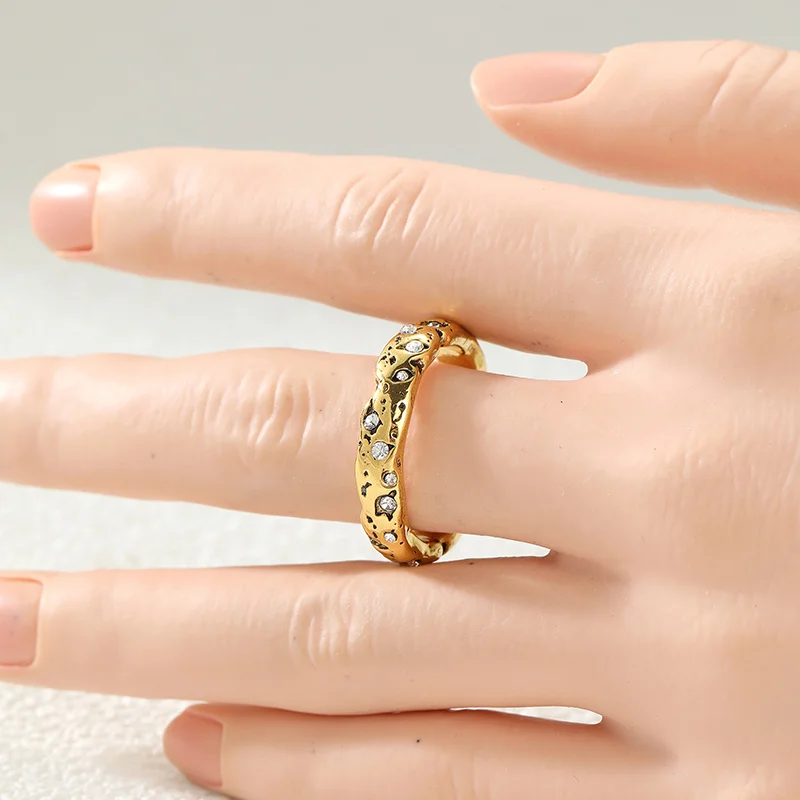 Fashion Irregular Texture Ring For Women Inlaid with Synthetic Zircon Vintage and Niche Style Ring Daily Casual Jewelry Gifts